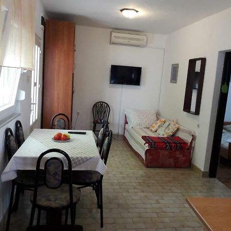 Apartmani Dokoza Vir Exterior photo