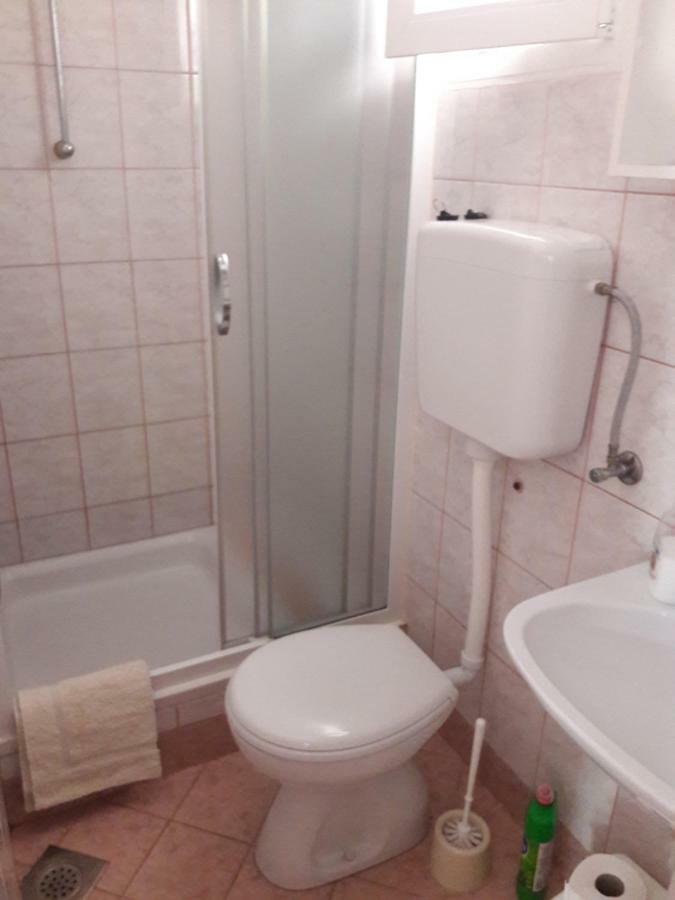 Apartmani Dokoza Vir Exterior photo