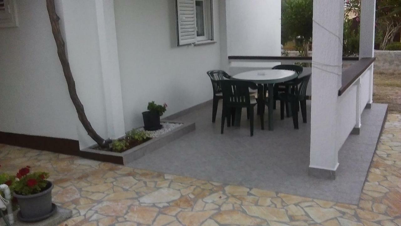 Apartmani Dokoza Vir Exterior photo