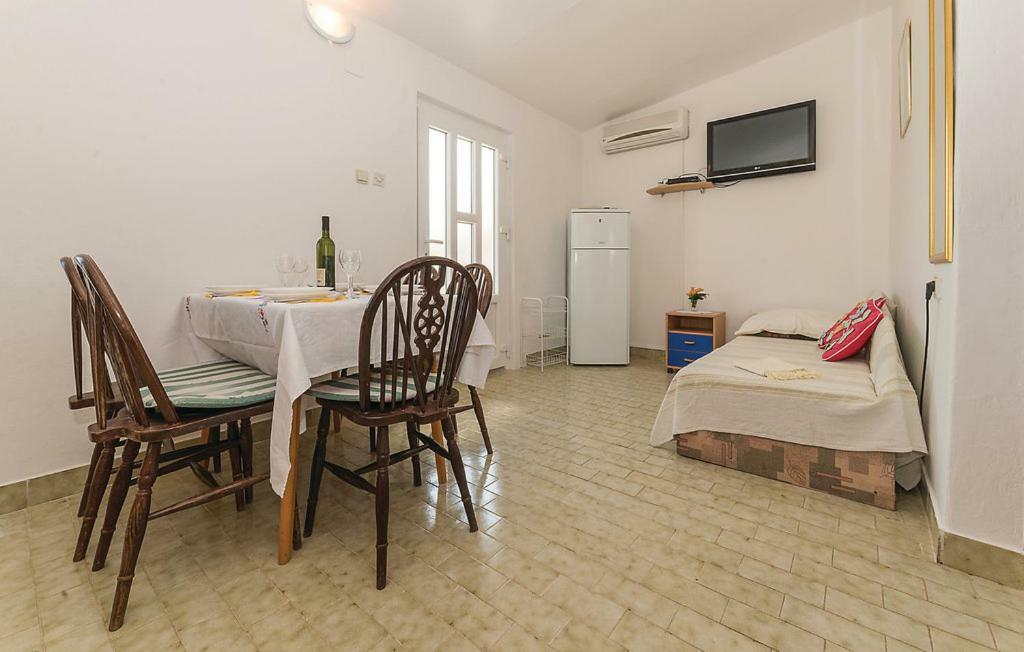 Apartmani Dokoza Vir Exterior photo